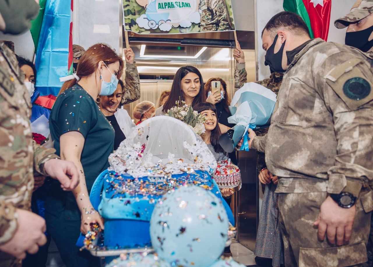 Фонд "YAŞAT" откроет счета в размере 5000 манатов на имена еще двух новорожденных детей шехидов (ФОТО)