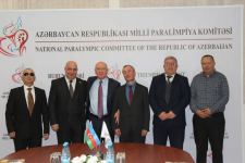 Для людей с ограниченными возможностями по зрению представлен роман "Yenilməz" (ФОТО)