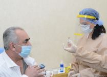 Представители политпартий Азербайджана проходят вакцинацию (ФОТО/ВИДЕО)