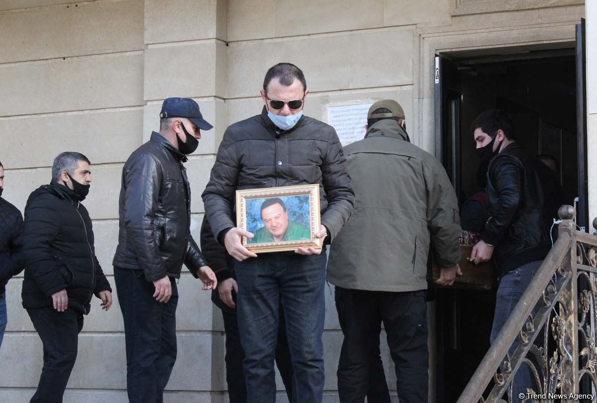 Моменты встреч и бесед с Ялчыном Рзазаде – не скрывая слез утраты, коллеги и студенты вспоминают мастера сцены (ФОТО)