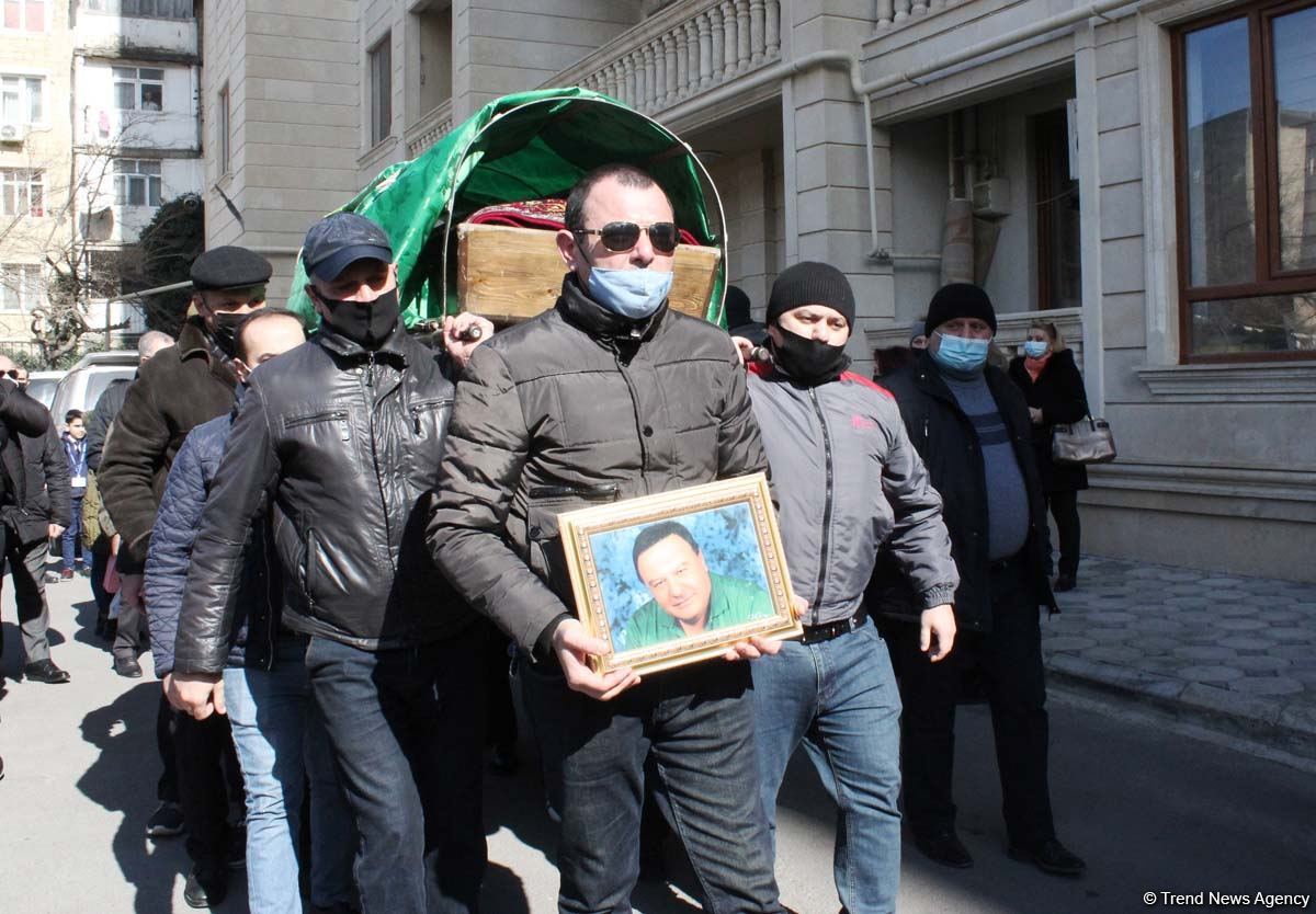 Народного артиста Азербайджана Ялчына Рзазаде аплодисментами проводили в последний путь (ФОТО)