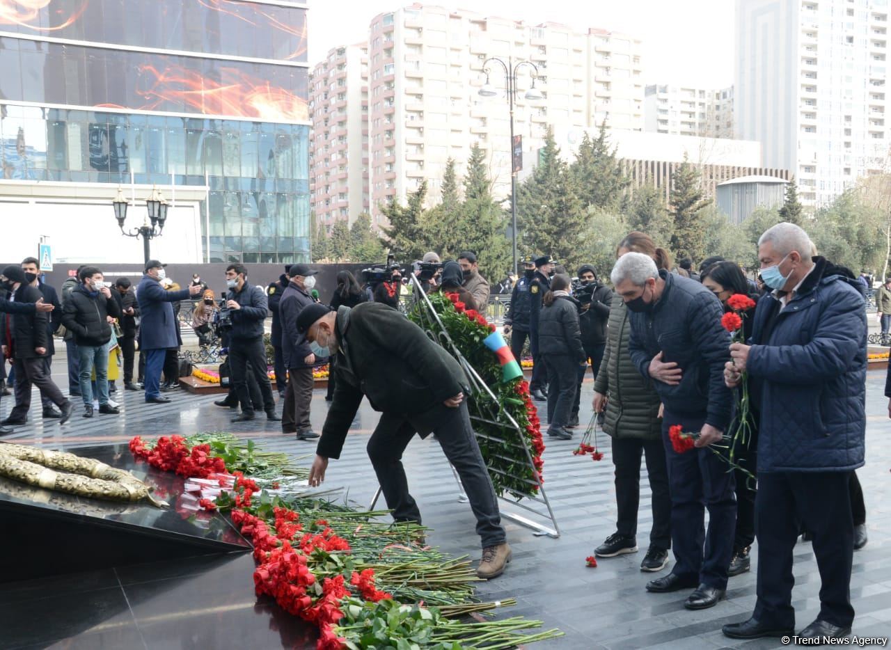 Общественность Азербайджана чтит память жертв Ходжалинского геноцида  (ФОТОРЕПОРТАЖ)