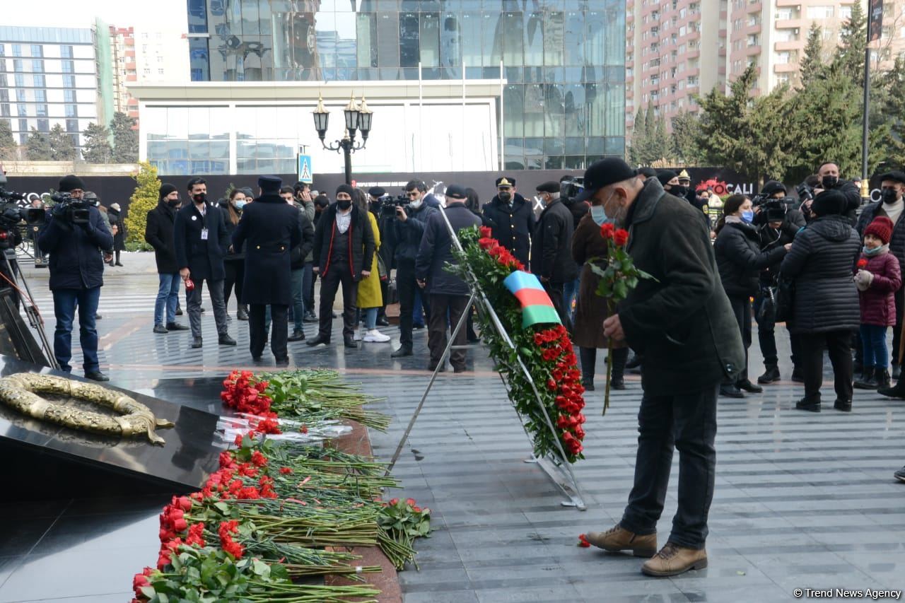 Общественность Азербайджана чтит память жертв Ходжалинского геноцида  (ФОТОРЕПОРТАЖ)