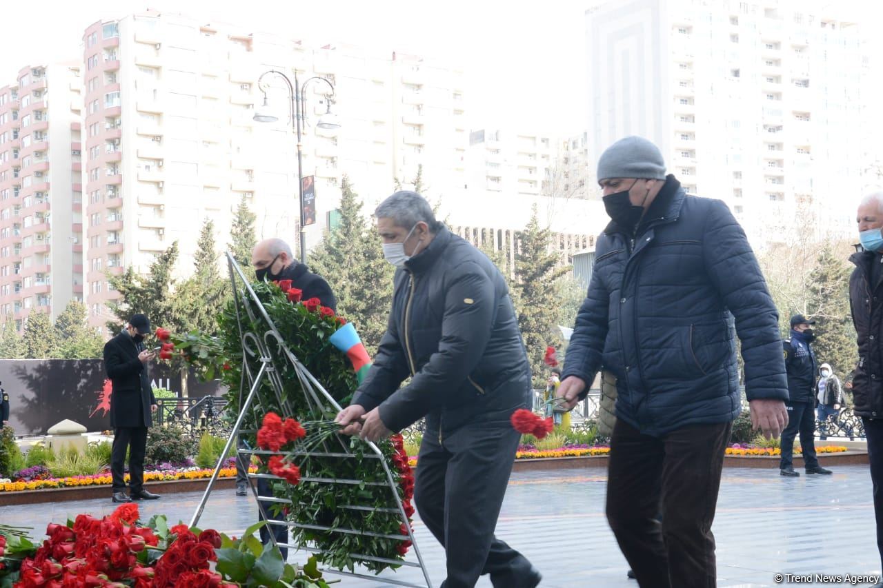 Общественность Азербайджана чтит память жертв Ходжалинского геноцида  (ФОТОРЕПОРТАЖ)