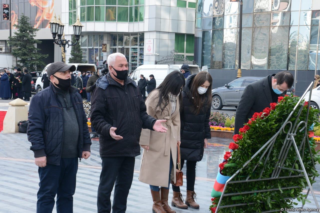 Общественность Азербайджана чтит память жертв Ходжалинского геноцида  (ФОТОРЕПОРТАЖ)