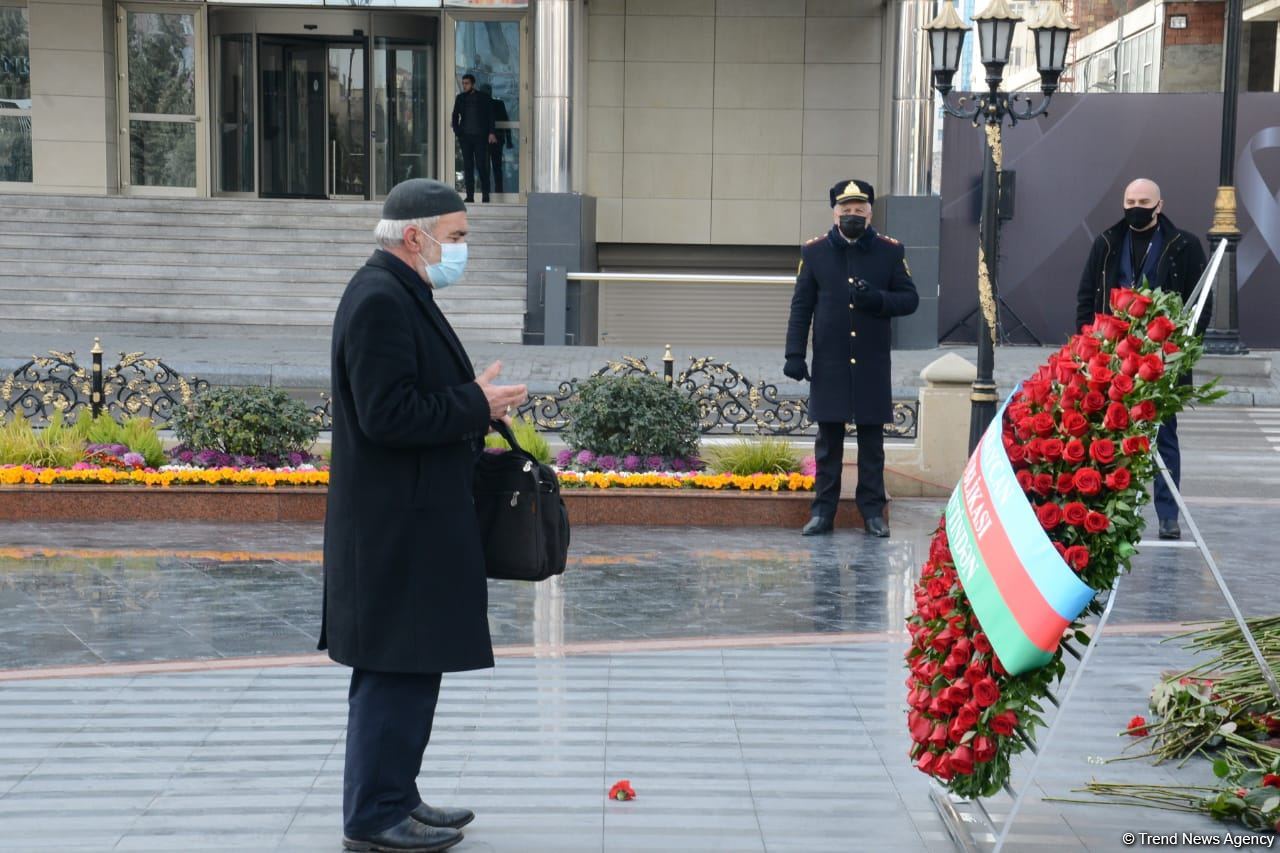 Общественность Азербайджана чтит память жертв Ходжалинского геноцида  (ФОТОРЕПОРТАЖ)