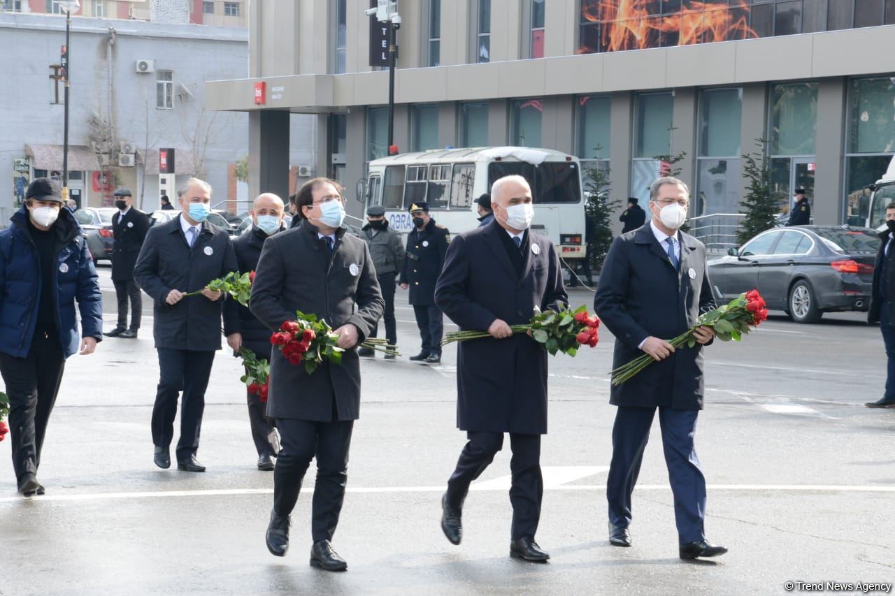 Общественность Азербайджана чтит память жертв Ходжалинского геноцида  (ФОТОРЕПОРТАЖ)