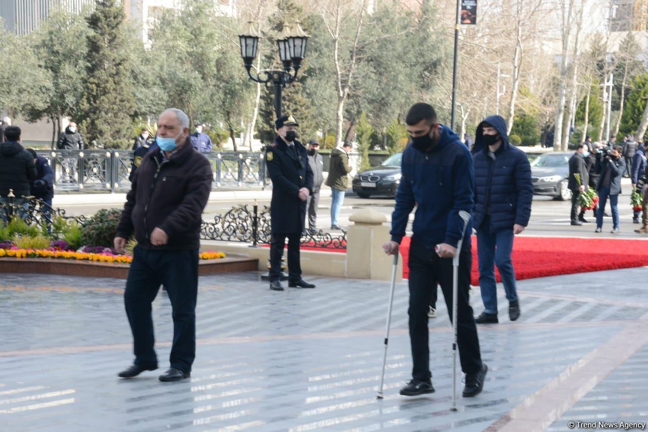 Общественность Азербайджана чтит память жертв Ходжалинского геноцида  (ФОТОРЕПОРТАЖ)