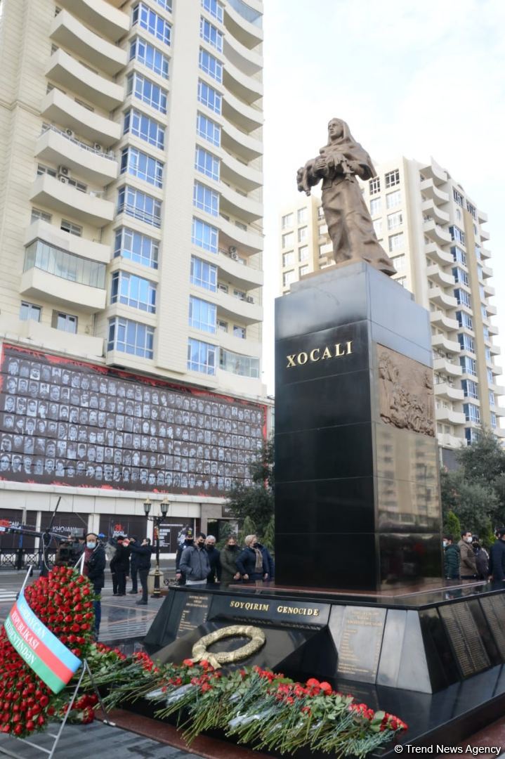 Общественность Азербайджана чтит память жертв Ходжалинского геноцида  (ФОТОРЕПОРТАЖ)