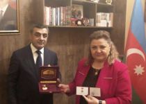 Композитор Севиндж Тофиггызы награждена золотой медалью международного альянса "Азербайджан-Украина" (ФОТО)