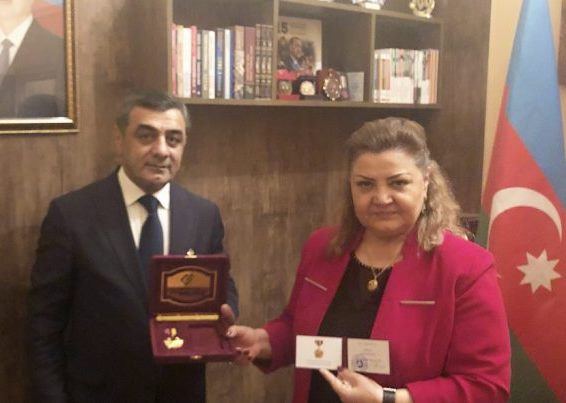 Композитор Севиндж Тофиггызы награждена золотой медалью международного альянса "Азербайджан-Украина" (ФОТО)