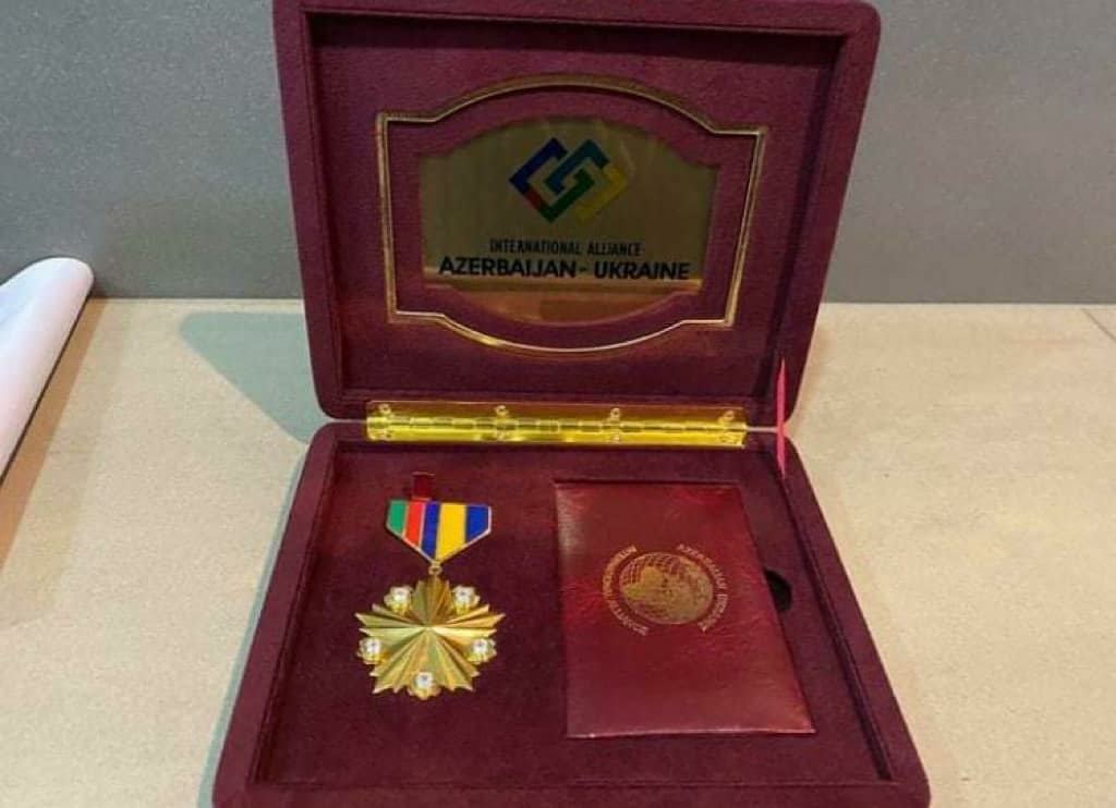 Композитор Севиндж Тофиггызы награждена золотой медалью международного альянса "Азербайджан-Украина" (ФОТО)