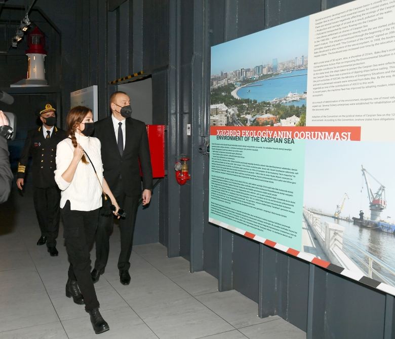 Президент Ильхам Алиев и Первая леди Мехрибан Алиева приняли участие в открытии танкера-музея "Сураханы" в Баку (ФОТО/ВИДЕО)
