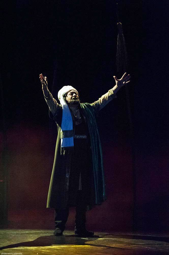 Народный артист Сабир Мамедов в образе Низами Гянджеви (ФОТО)