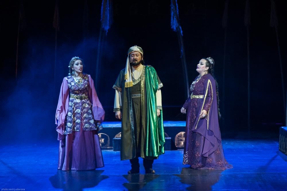 Народный артист Сабир Мамедов в образе Низами Гянджеви (ФОТО)