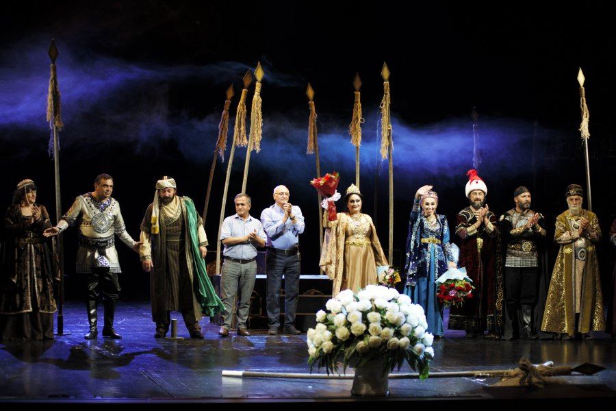 Народный артист Сабир Мамедов в образе Низами Гянджеви (ФОТО)