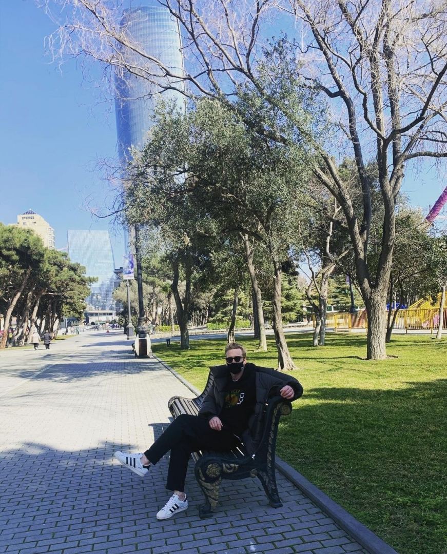 Известный российский стилист отдохнул в Баку (ФОТО)