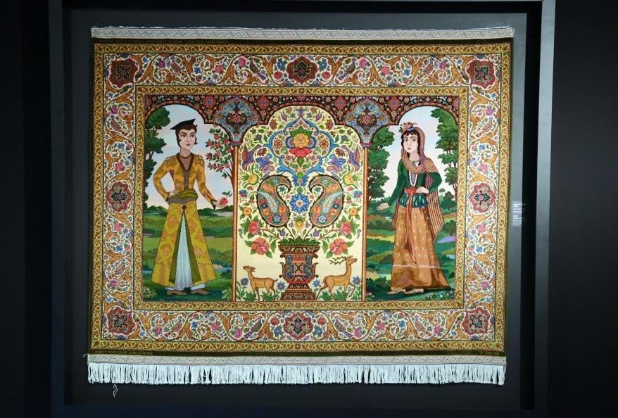 Образы женщин в азербайджанских коврах (ФОТО)