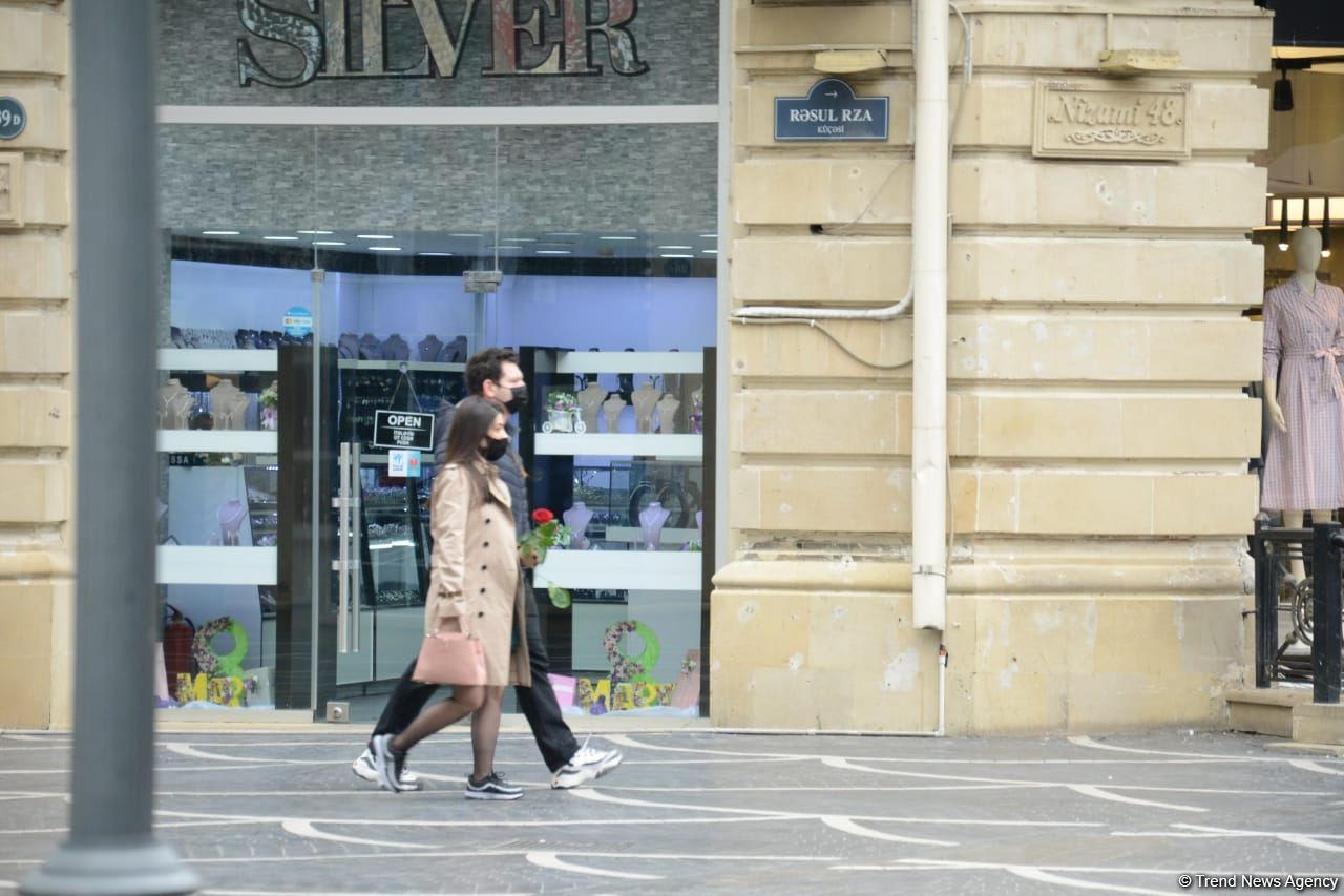 Баку отмечает Международный женский день - 8 Марта (ФОТОРЕПОРТАЖ)