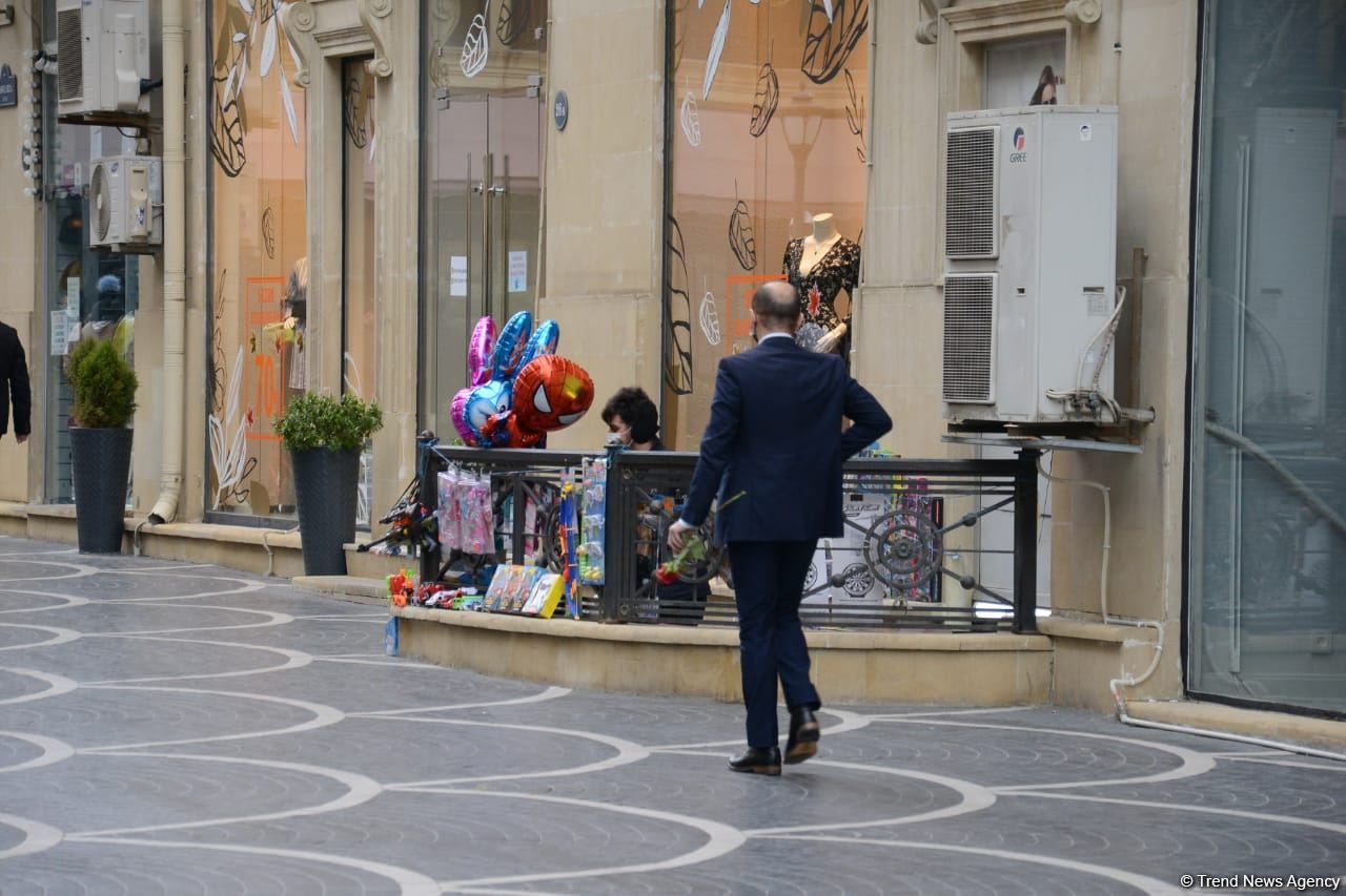 Баку отмечает Международный женский день - 8 Марта (ФОТОРЕПОРТАЖ)