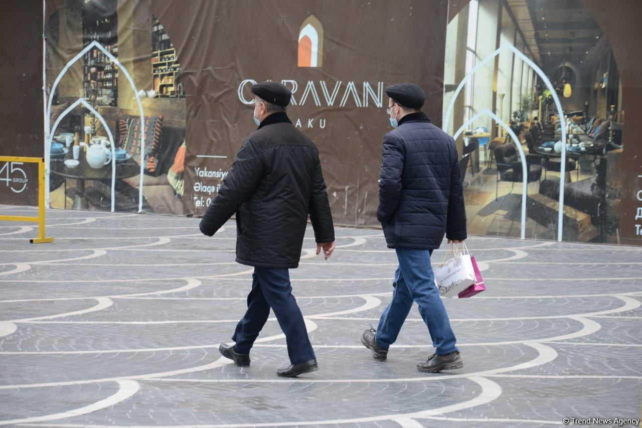 Баку отмечает Международный женский день - 8 Марта (ФОТОРЕПОРТАЖ)