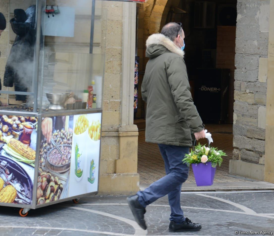 Баку отмечает Международный женский день - 8 Марта (ФОТОРЕПОРТАЖ)