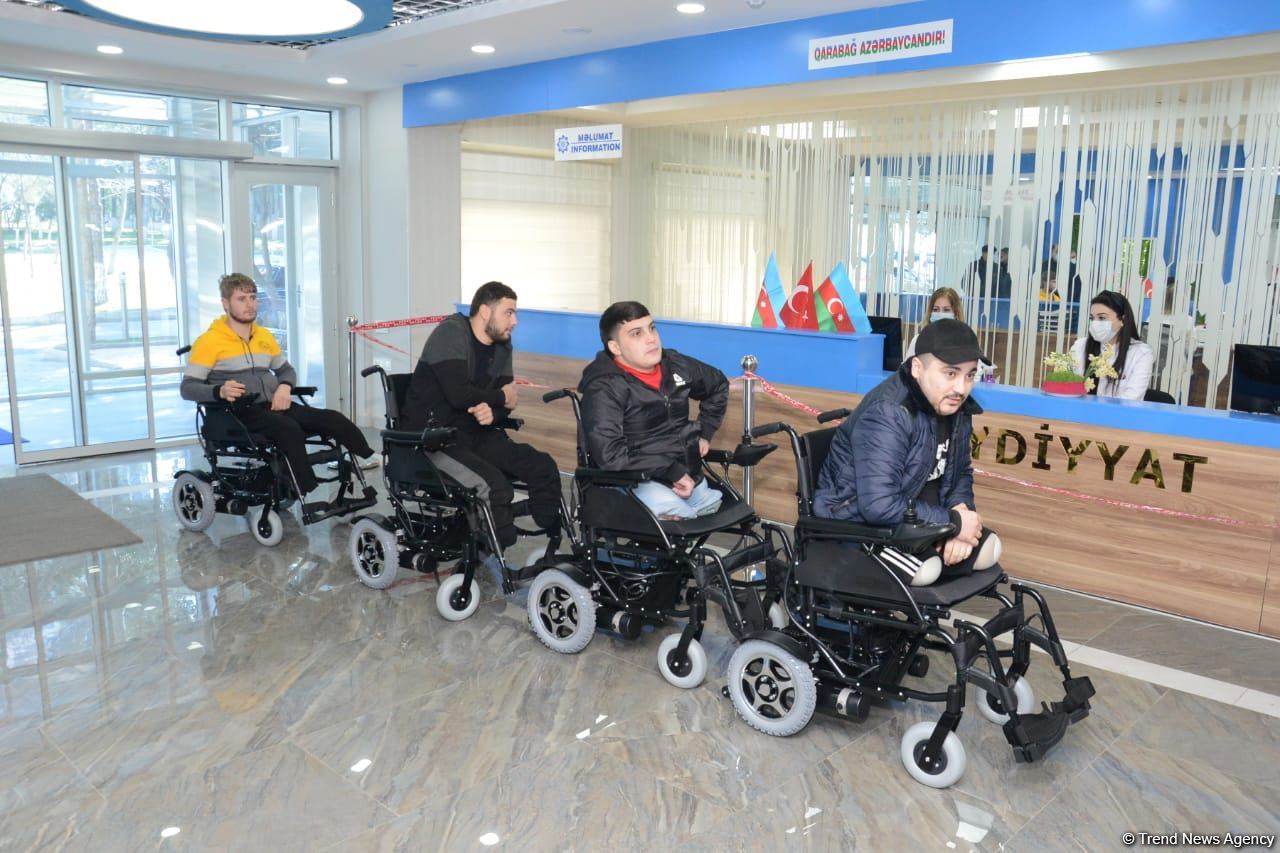 Ветераны Отечественной войны Азербайджана обеспечиваются высокотехнологичными средствами для передвижения (ФОТО)