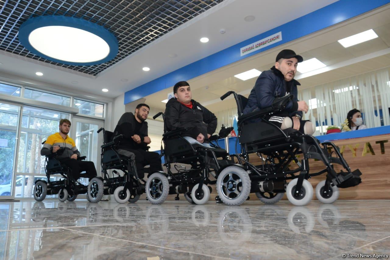 Ветераны Отечественной войны Азербайджана обеспечиваются высокотехнологичными средствами для передвижения (ФОТО)