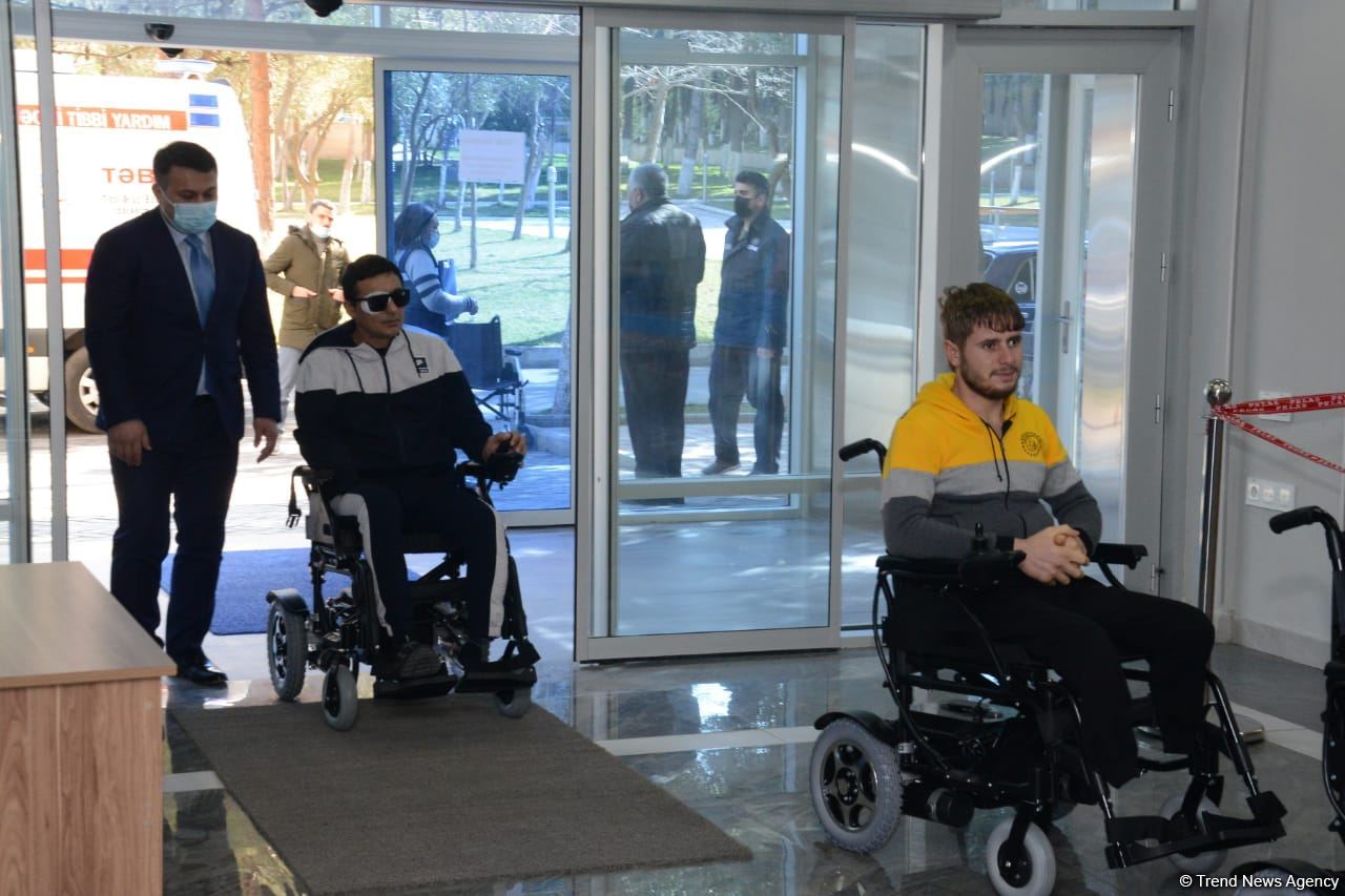 Ветераны Отечественной войны Азербайджана обеспечиваются высокотехнологичными средствами для передвижения (ФОТО)