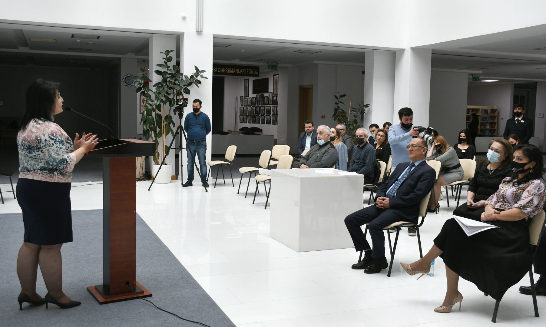 Правильное применение азербайджанского языка в исполнительском искусстве - дискуссии (ФОТО)