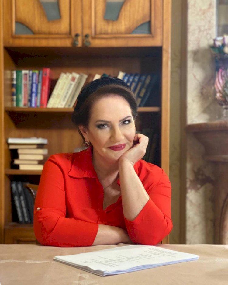 Звезда сериалов и актриса театра Земфира Абдулсамедова отмечает юбилей (ФОТО)