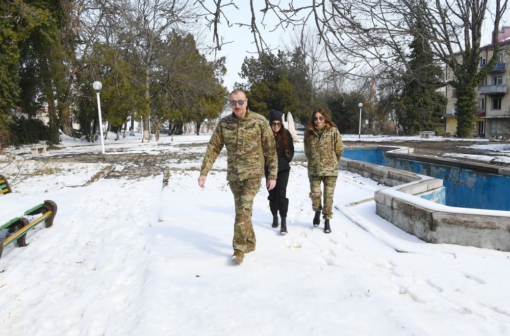 Президент Ильхам Алиев и Первая леди Мехрибан Алиева побывали в городе Шуша (ФОТО/ВИДЕО)