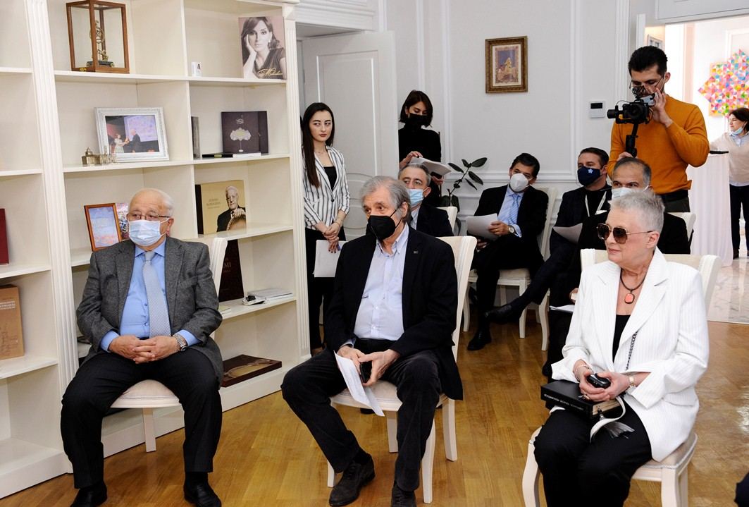 В Баку состоялась презентация книг выдающегося писателя и драматурга Максуда Ибрагимбекова (ФОТО)