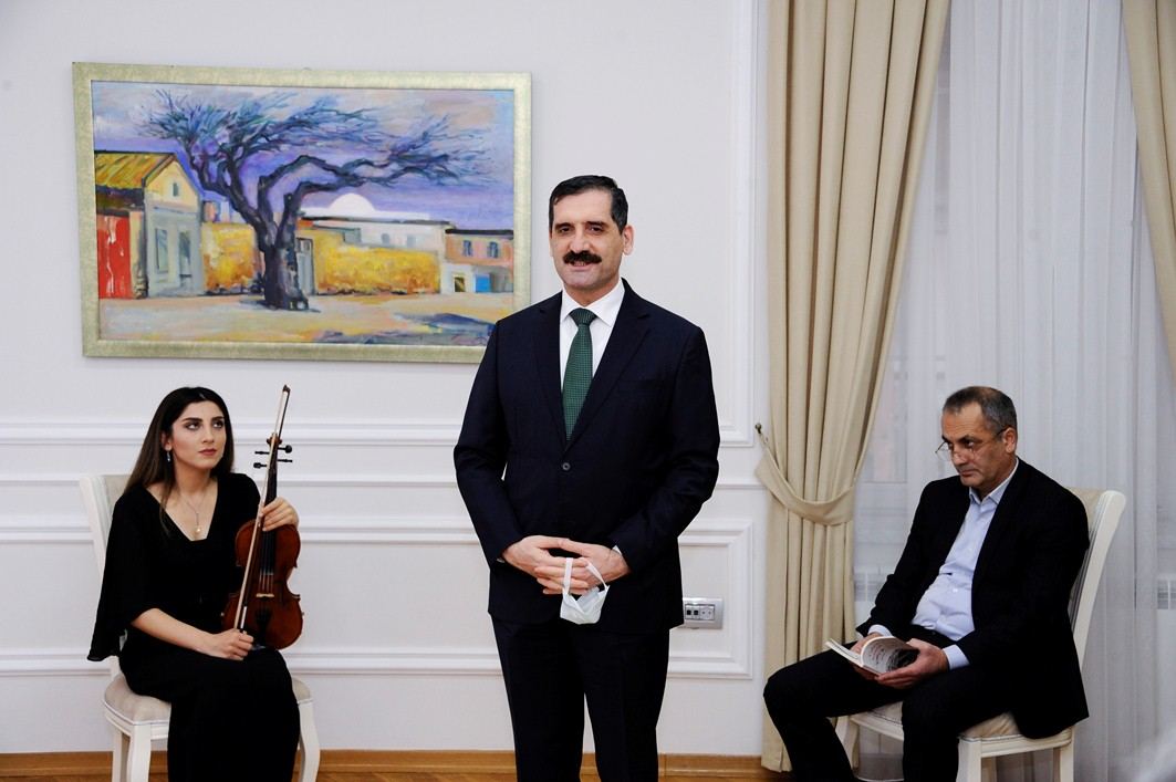 В Баку состоялась презентация книг выдающегося писателя и драматурга Максуда Ибрагимбекова (ФОТО)