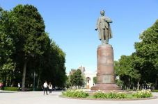 Самед Вургун в памятниках, картинах, марках ... (ФОТО)