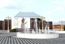 Самед Вургун в памятниках, картинах, марках ... (ФОТО)