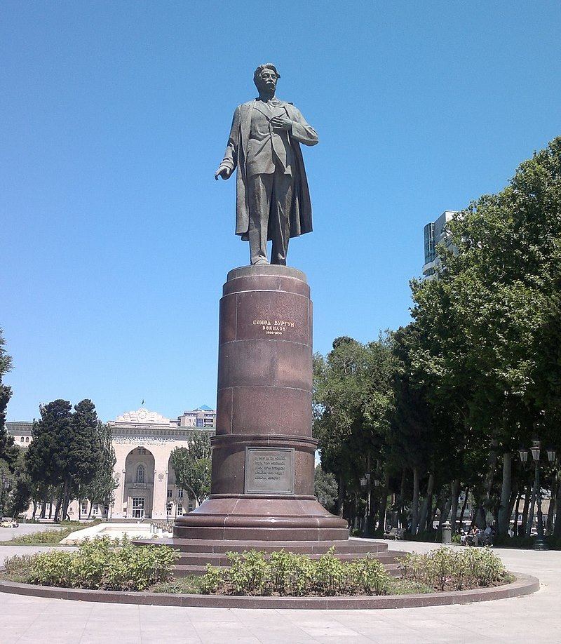 Самед Вургун в памятниках, картинах, марках ... (ФОТО)