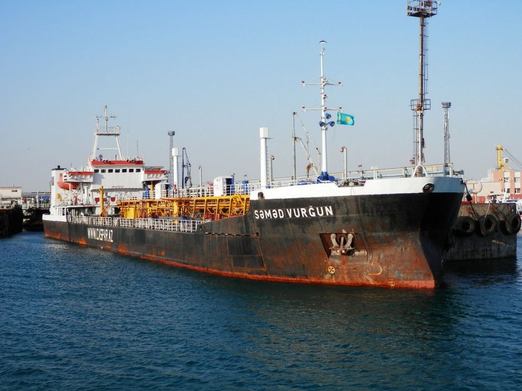 Самед Вургун в памятниках, картинах, марках ... (ФОТО)