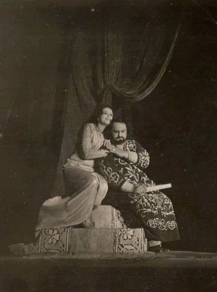 Фуад Поладов в образе Низами Гянджеви. Впервые актеры рассказали о резонансном спектакле – 45 лет назад на праздник Новруз (ФОТО)