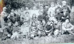 Рухулла Сидги – он продал стихотворения отца, чтобы учиться в Москве. Воплотил более 300 образов в 250 городах (ФОТО)