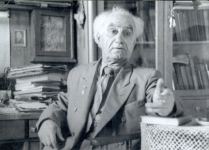 Рухулла Сидги – он продал стихотворения отца, чтобы учиться в Москве. Воплотил более 300 образов в 250 городах (ФОТО)