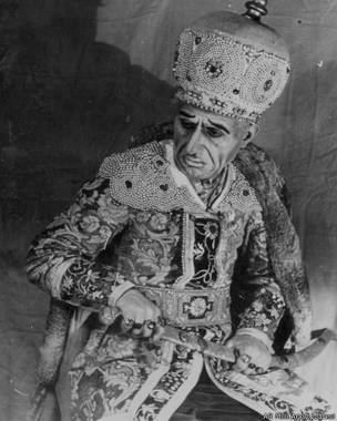 Рухулла Сидги – он продал стихотворения отца, чтобы учиться в Москве. Воплотил более 300 образов в 250 городах (ФОТО)