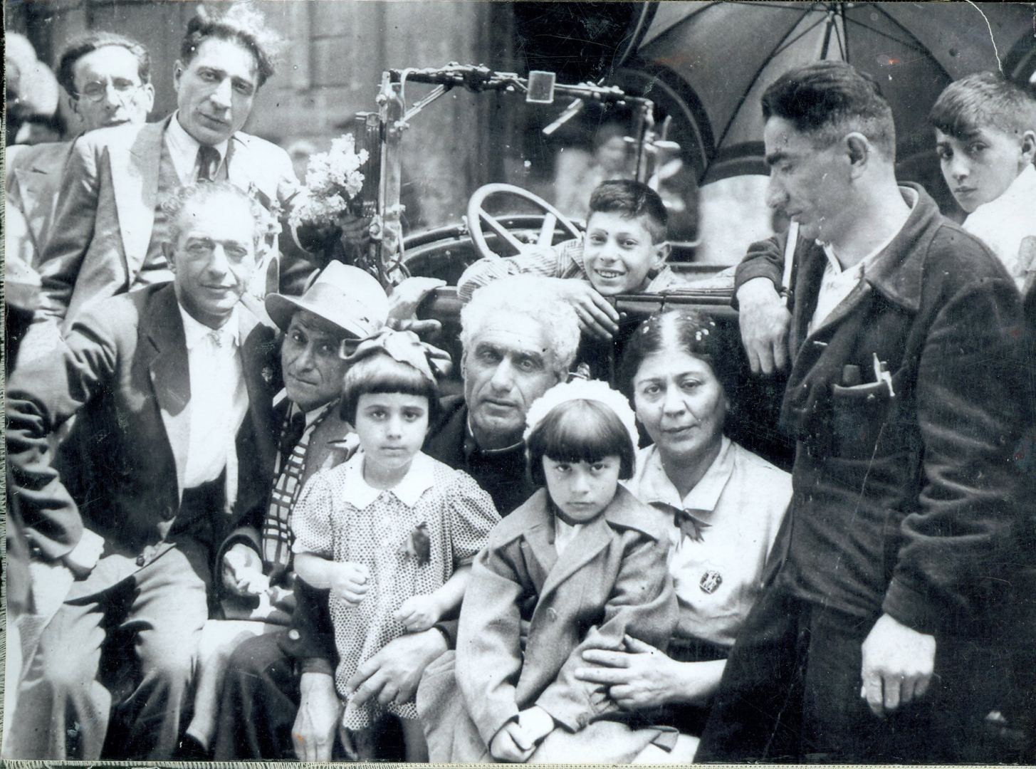 Рухулла Сидги – он продал стихотворения отца, чтобы учиться в Москве. Воплотил более 300 образов в 250 городах (ФОТО)