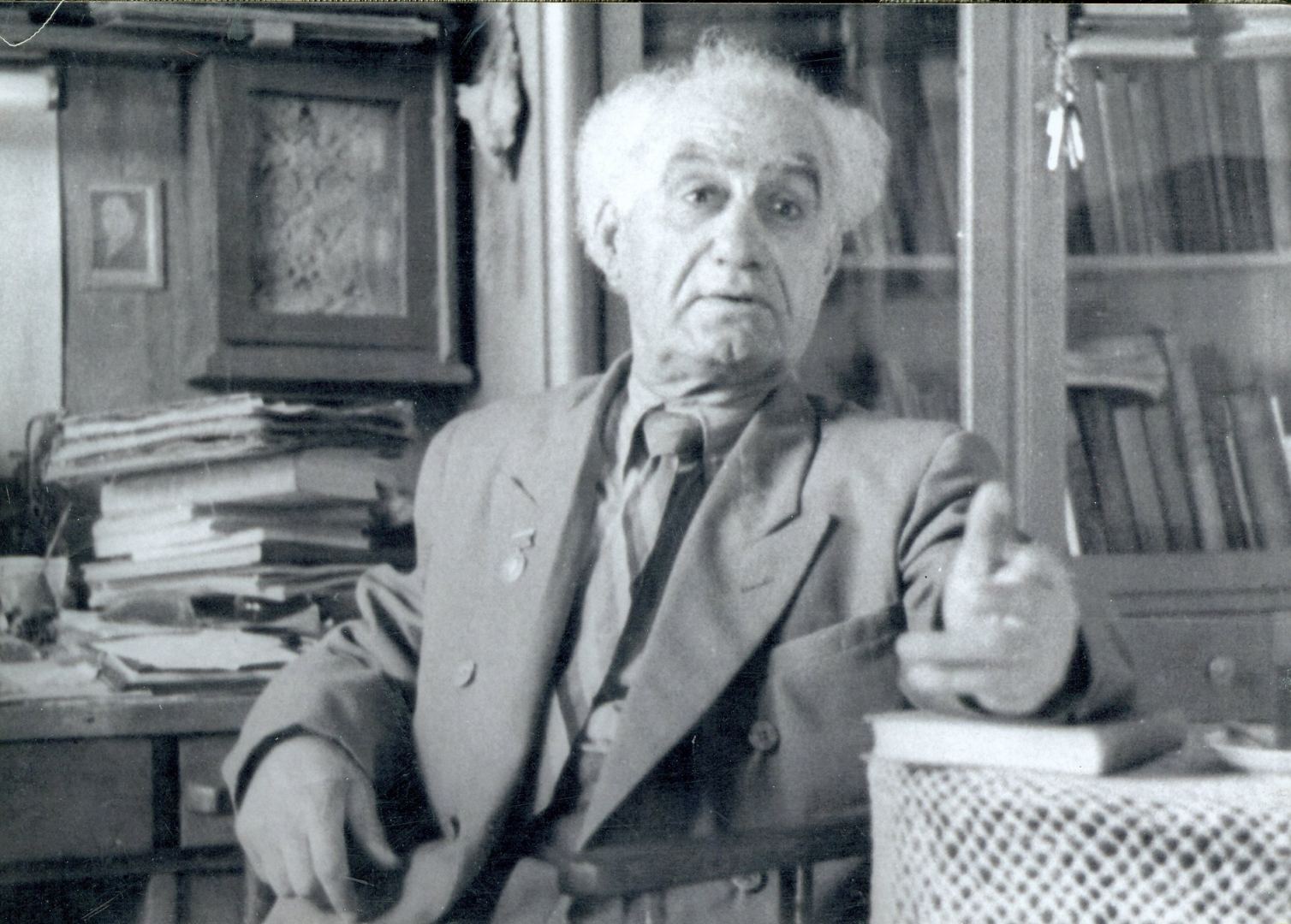 Рухулла Сидги – он продал стихотворения отца, чтобы учиться в Москве. Воплотил более 300 образов в 250 городах (ФОТО)