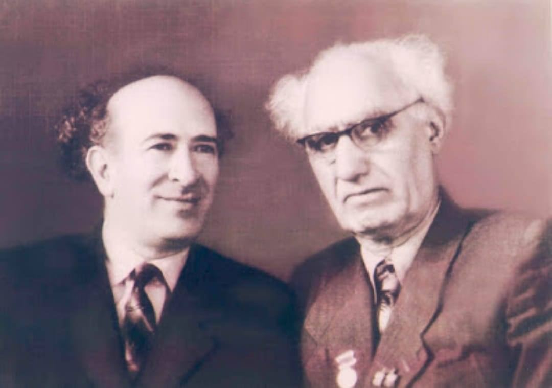 Рухулла Сидги – он продал стихотворения отца, чтобы учиться в Москве. Воплотил более 300 образов в 250 городах (ФОТО)