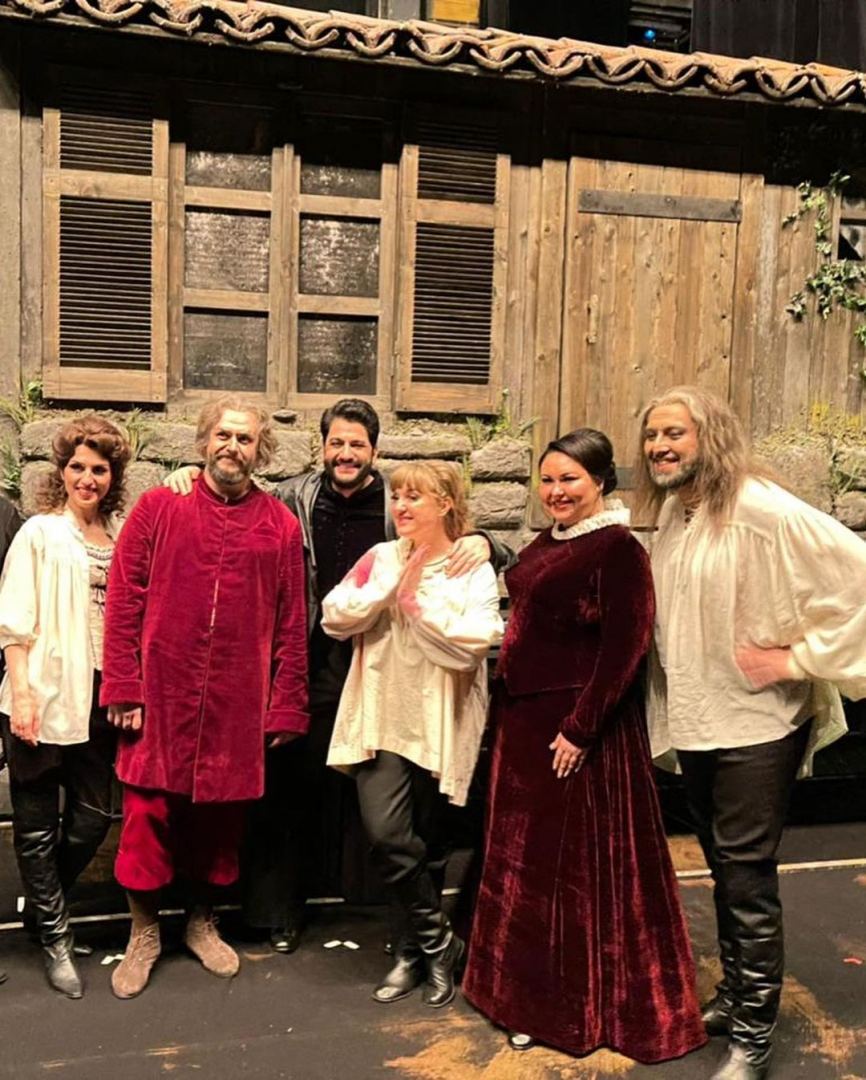 Дебют двух азербайджанцев – любовь и месть в Санкт-Петербурге (ФОТО)