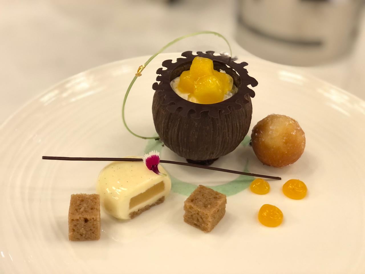 Вкуснятина на карантине. Азербайджанский кулинар оценивает блюда народов мира в Дубае (ФОТО)