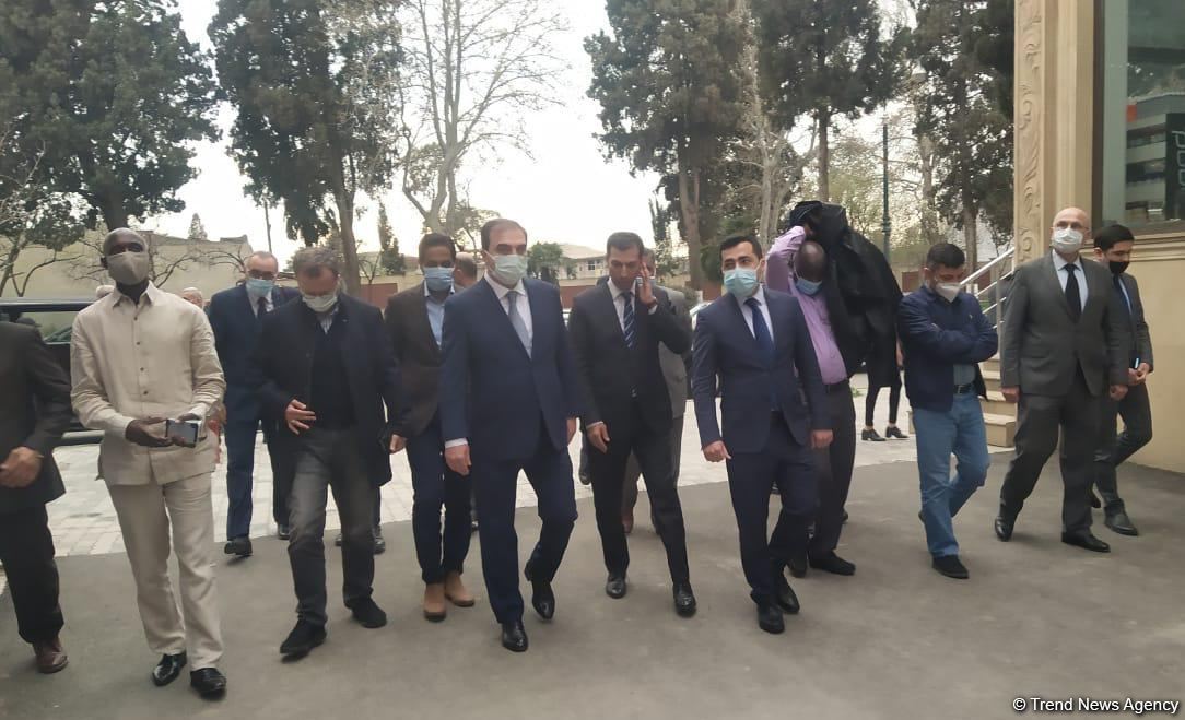 Делегация ОИС прибыла из Агдама в Гянджу (ФОТО)