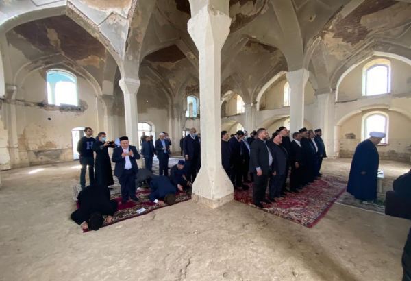 Главы религиозных конфессий в Азербайджане посетили Агдамскую джума-мечеть (ФОТО)