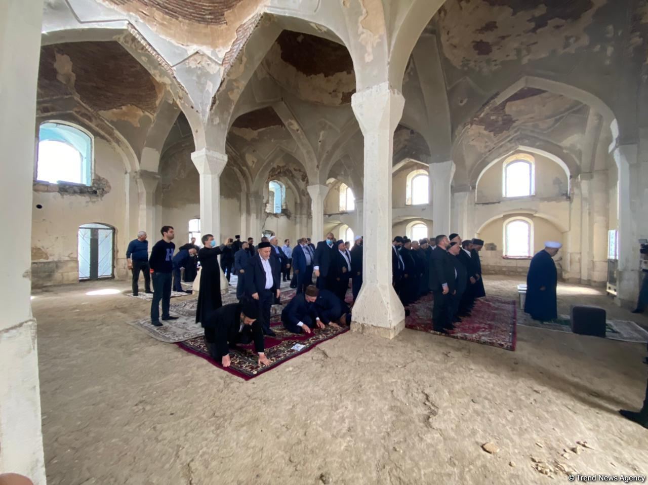 Главы религиозных конфессий в Азербайджане посетили Агдамскую джума-мечеть (ФОТО)